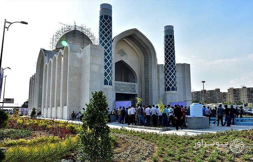 مسجد نزدیک میدان آزادی